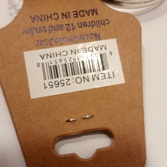 Elephant Head Cuff Bracelet Silver/White - Picture 4 of 4